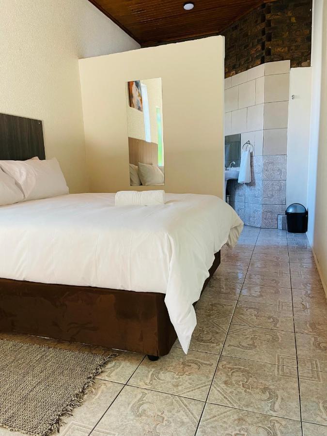 Host Hub Guest House Kempton Park Exterior photo